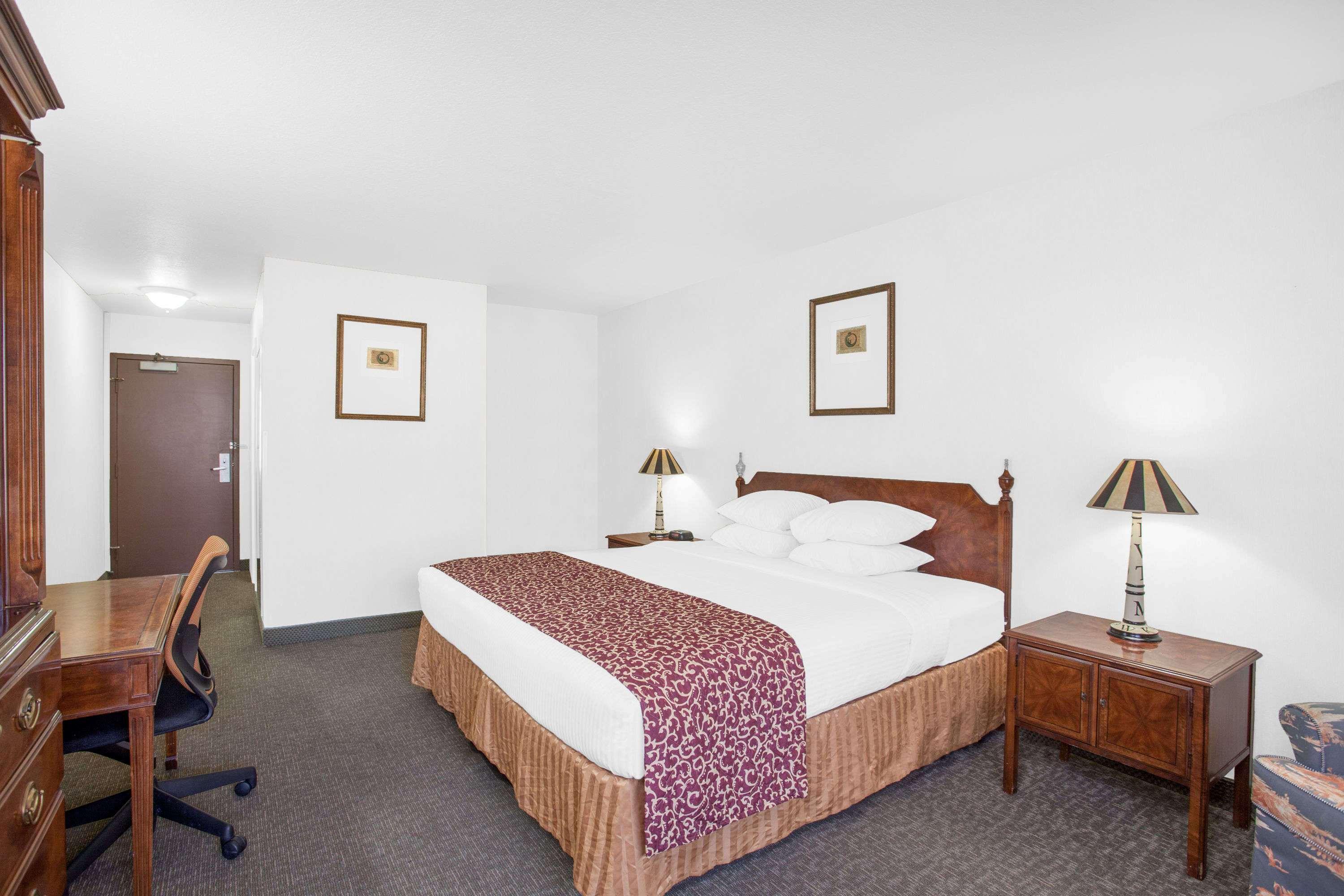 Ramada By Wyndham Barstow Exterior foto