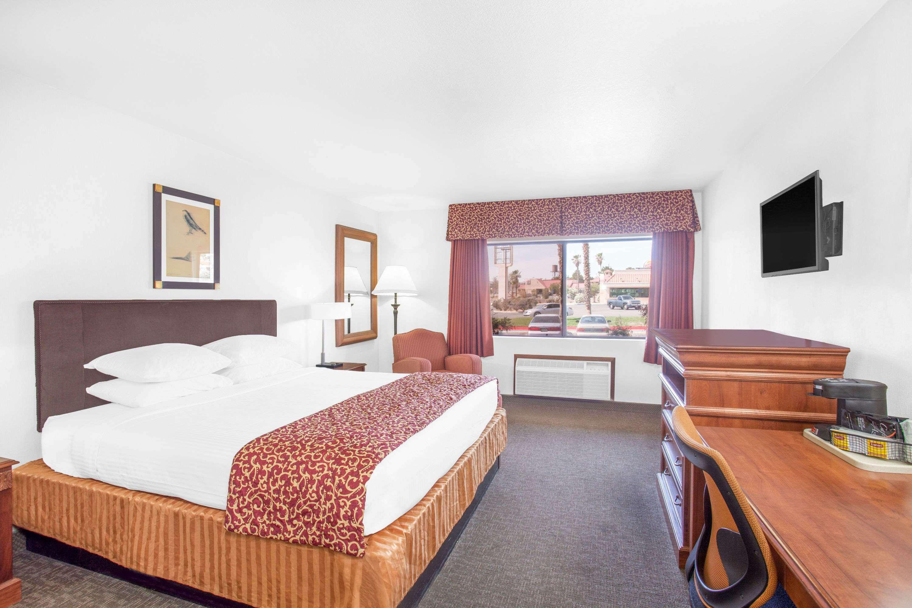 Ramada By Wyndham Barstow Exterior foto
